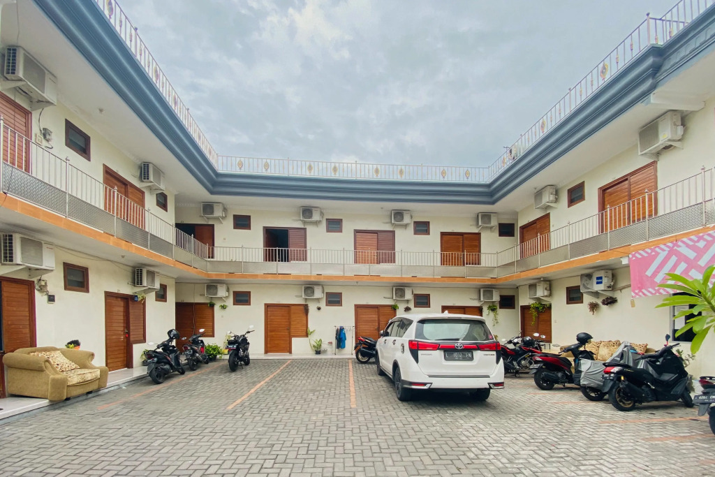 RedDoorz Plus near Cito Mall Surabaya