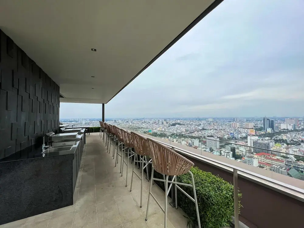 Le Places The Luxury MarQ Saigon Apartment
