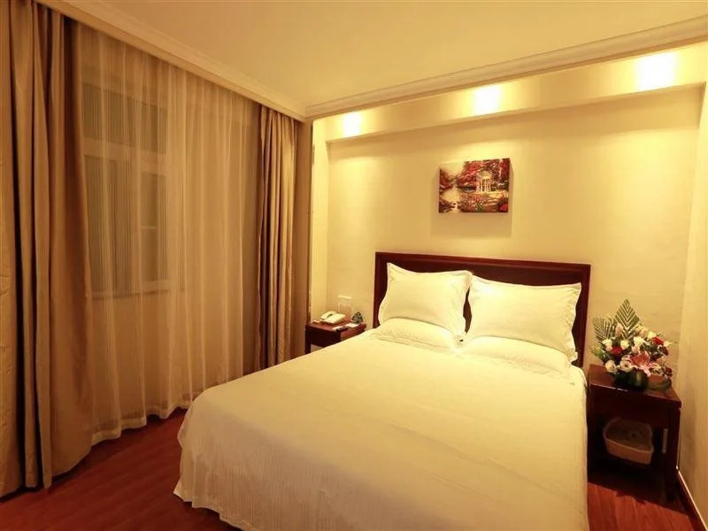 GreenTree Inn Hainan Sanya Chunyuan Seafood Square Express Hotel