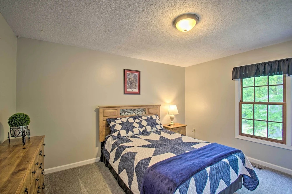17-seat Theater, Hot Tub & Game Room: Ideal Home!