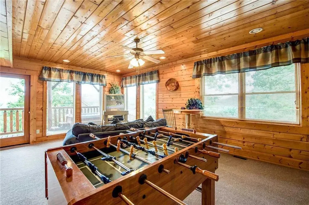 Mountain Seduction 2 Bedroom Mountain View Home with Hot Tub