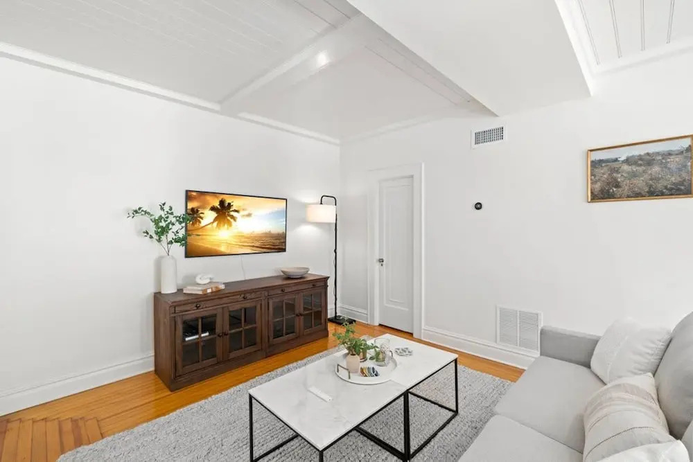 The Adaline 2 Beautiful Hyde Park 1BR Suite
