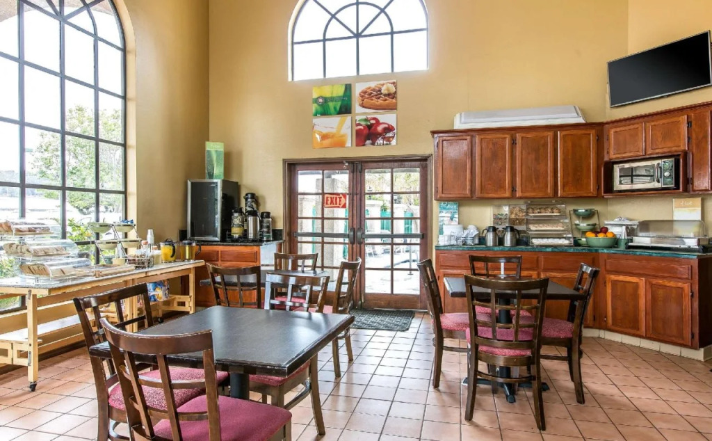 Quality Inn & Suites Camarillo-Oxnard