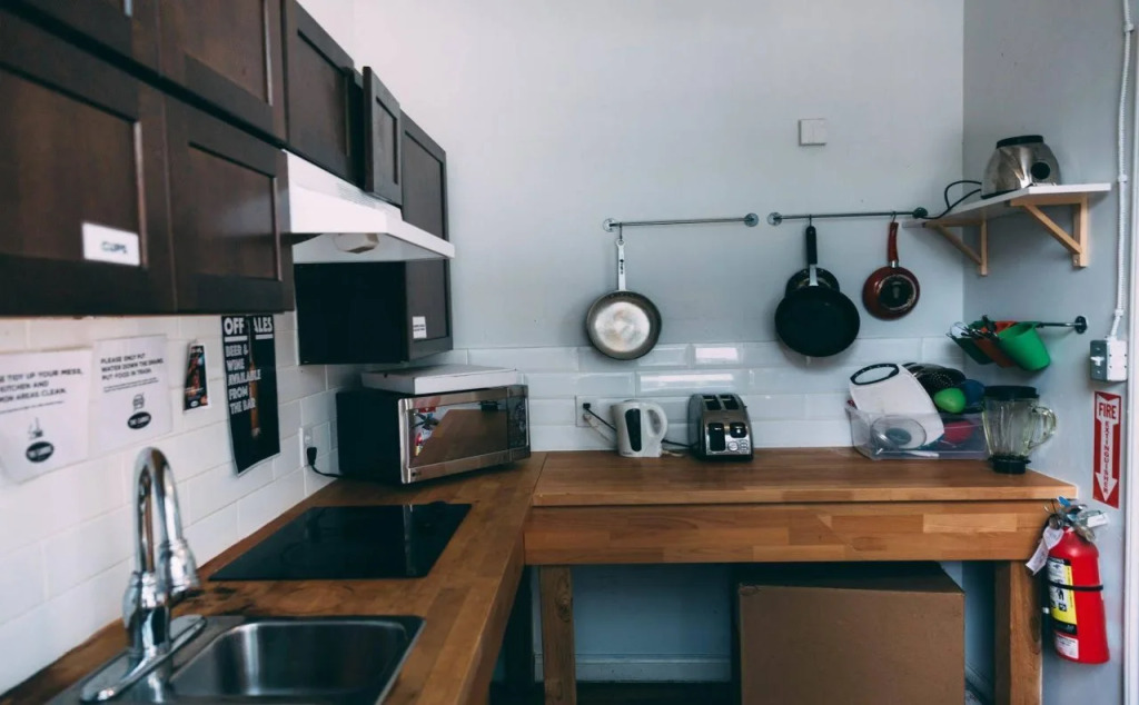 Cambie Downtown Hostel