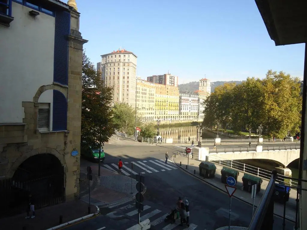 Apartamento Céntrico Con Vistas a la Ría! Garage, Ideal 2-4