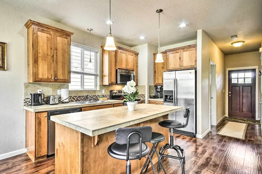Portland Home w/ Private Hot Tub: 9 Mi to Downtown