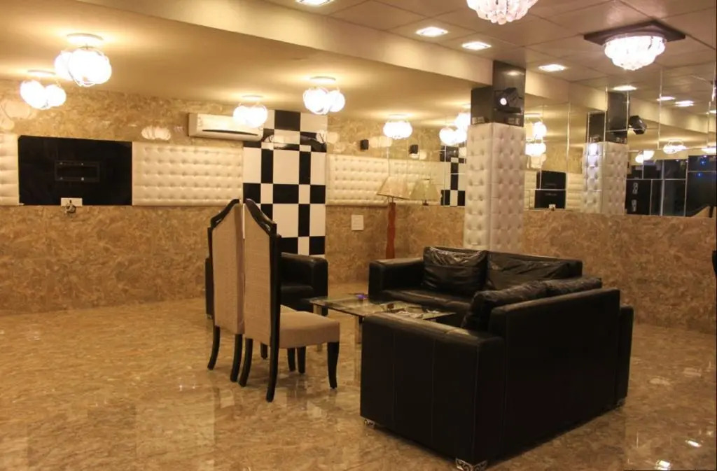 Hotel Welcome, VIP Road Vesu