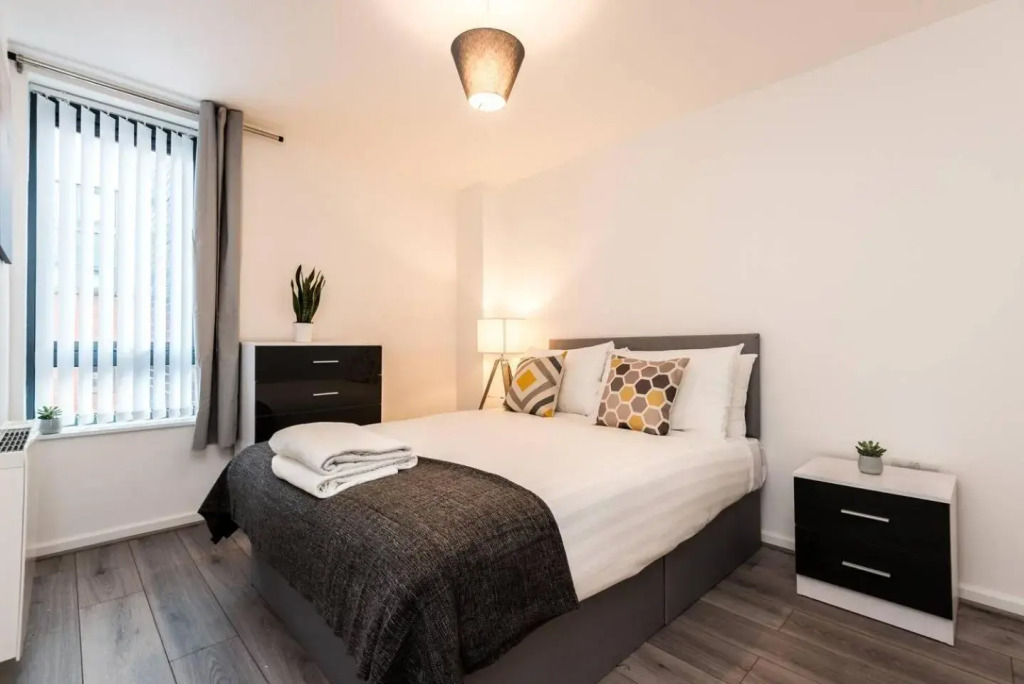 Beautiful & Cosy Apt in City Centre- Sleeps 6 with Free Parking