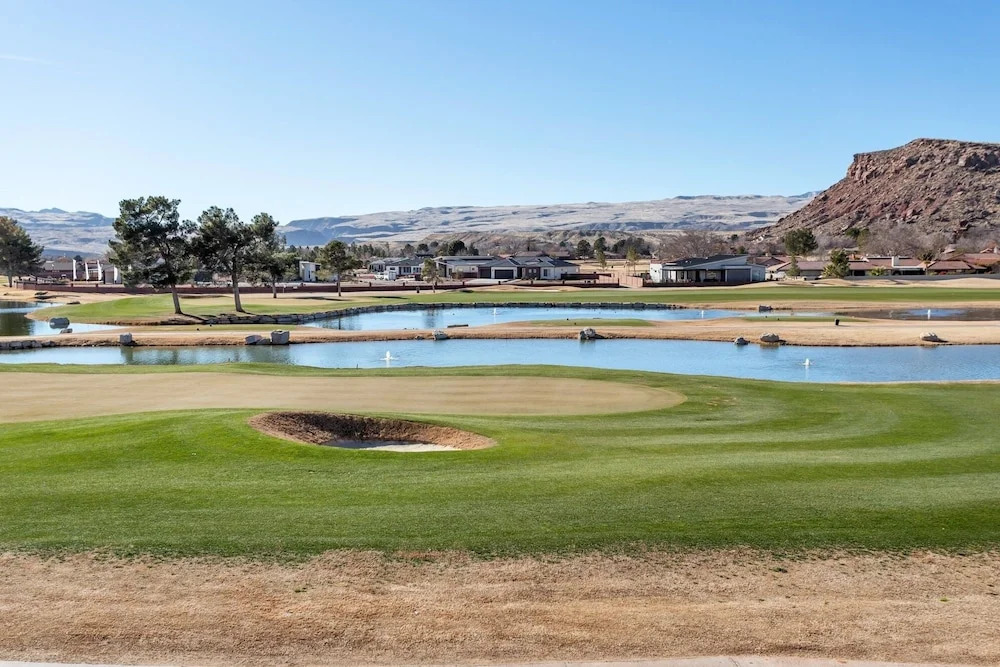 Villa #31 At Bloomington Country Club 3 Bedroom Condo by Redawning