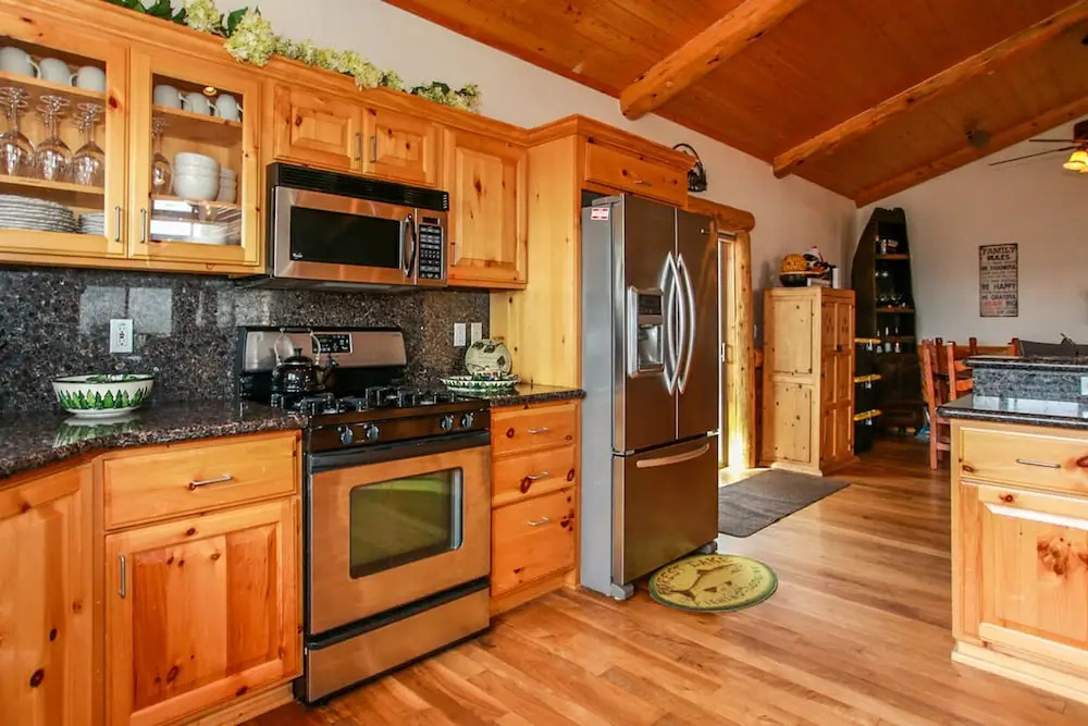 Castle Glen Chalet-1845 by Big Bear Vacations
