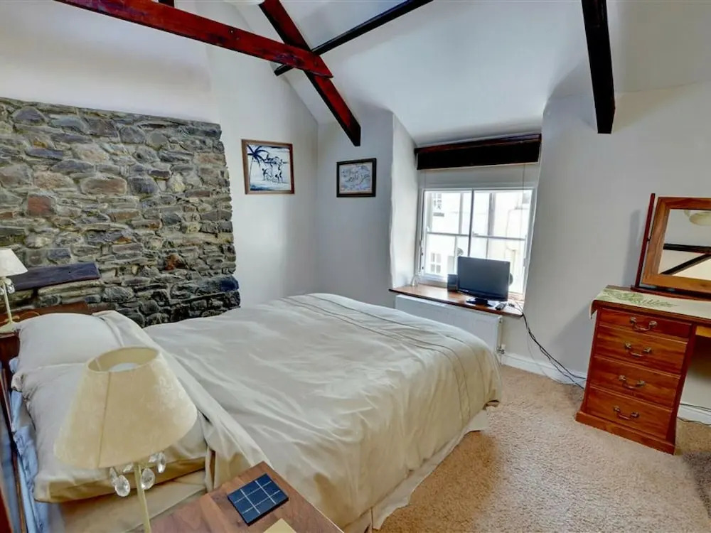 Cosy Holiday Home With an Enclosed Garden and Terrace in the Heart of Torrington