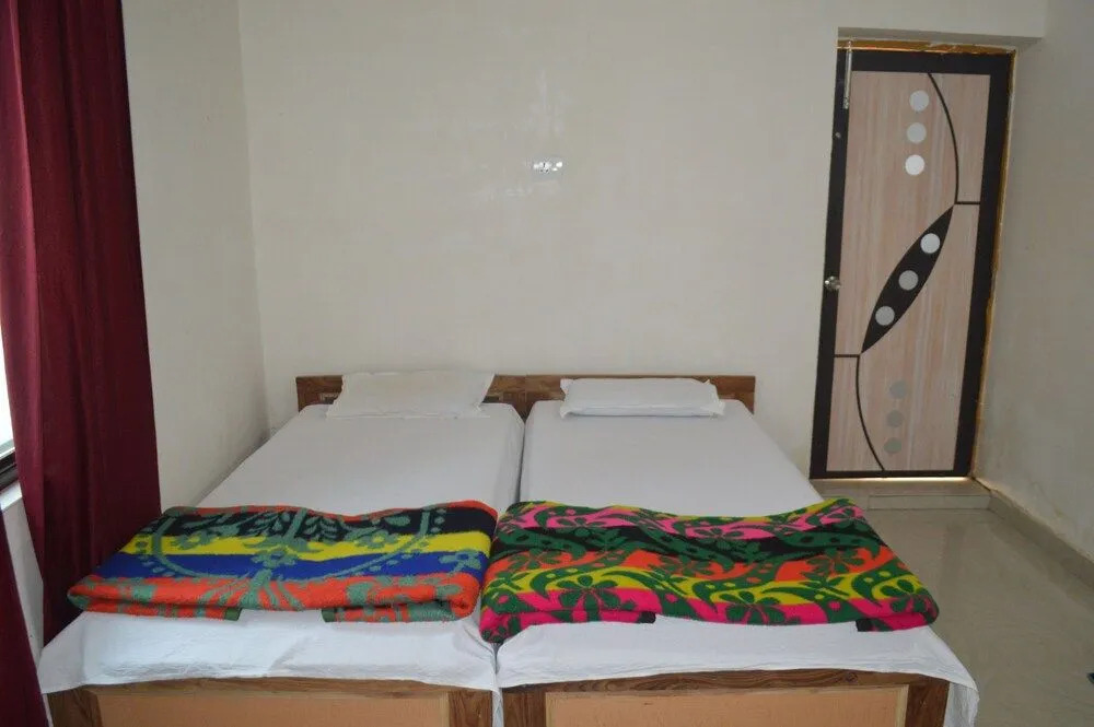 Middle Way Home Stay