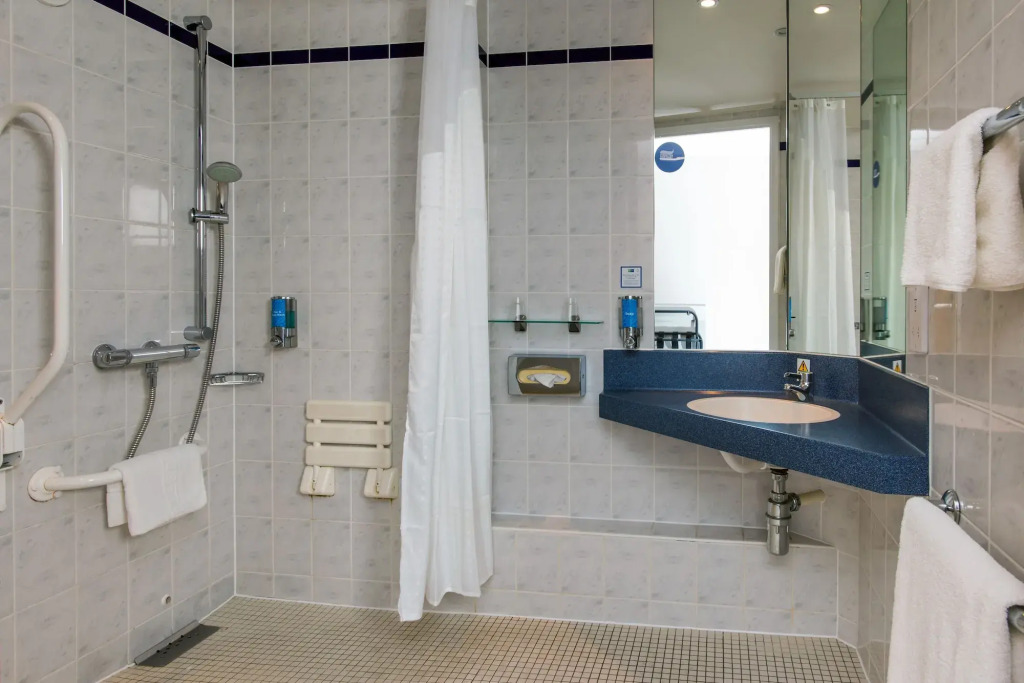 Holiday Inn Express East Midlands Airport by IHG