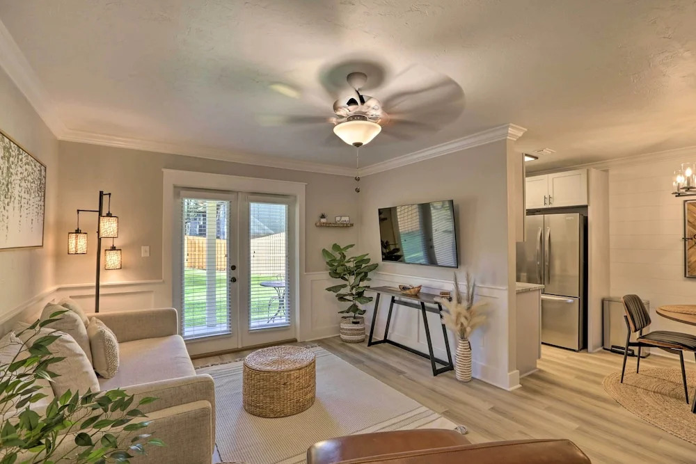 Cozy Tallahassee Apartment w/ Spacious Yard!