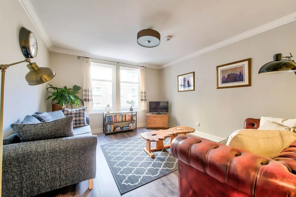 Beautifully Presented Flat, Close To City Centre