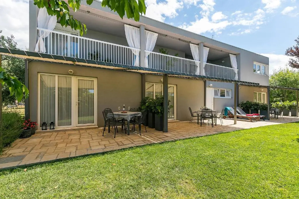 Apartments Dama