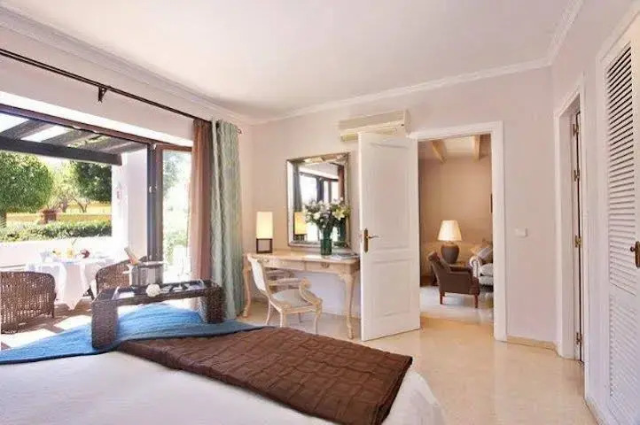 The Suites At San Roque Club