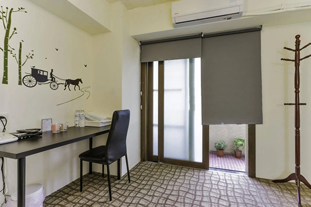 Easthouse Hostel