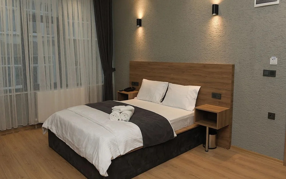 Daymonth Hotel