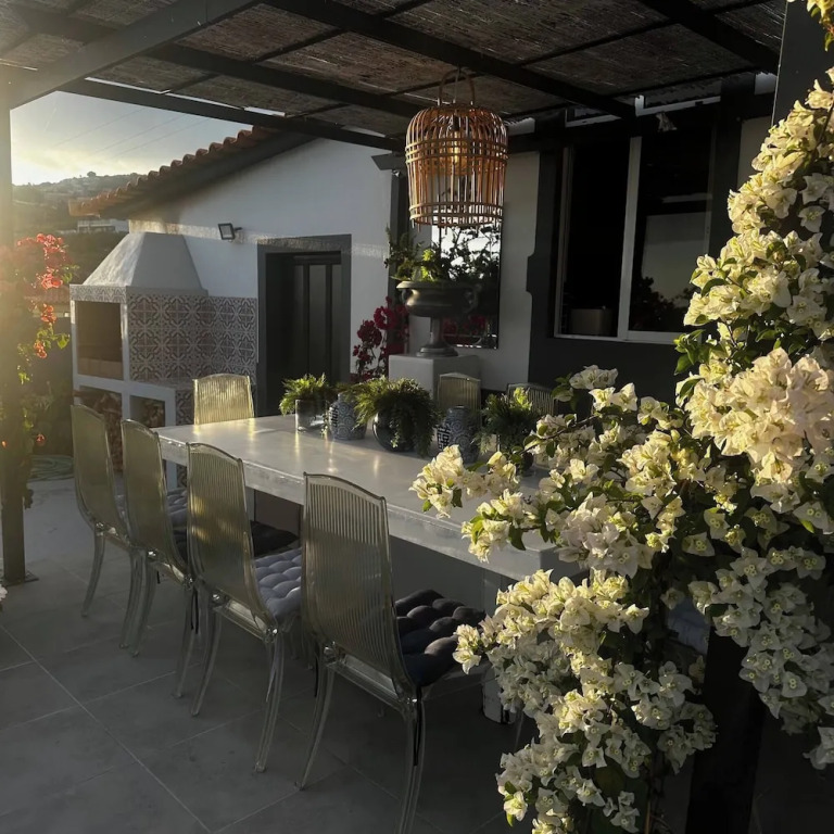 Miguel's Seaview Corner