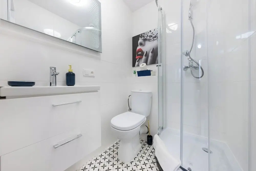 UNITApartament Short Rent Apartment in Warsaw by Metro Station Rondo ONZ Apart with 3bedrooms 22