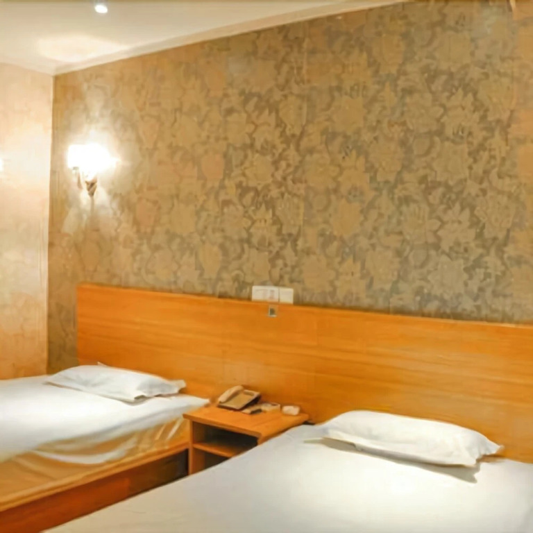 Qiqiqi Express Hotel