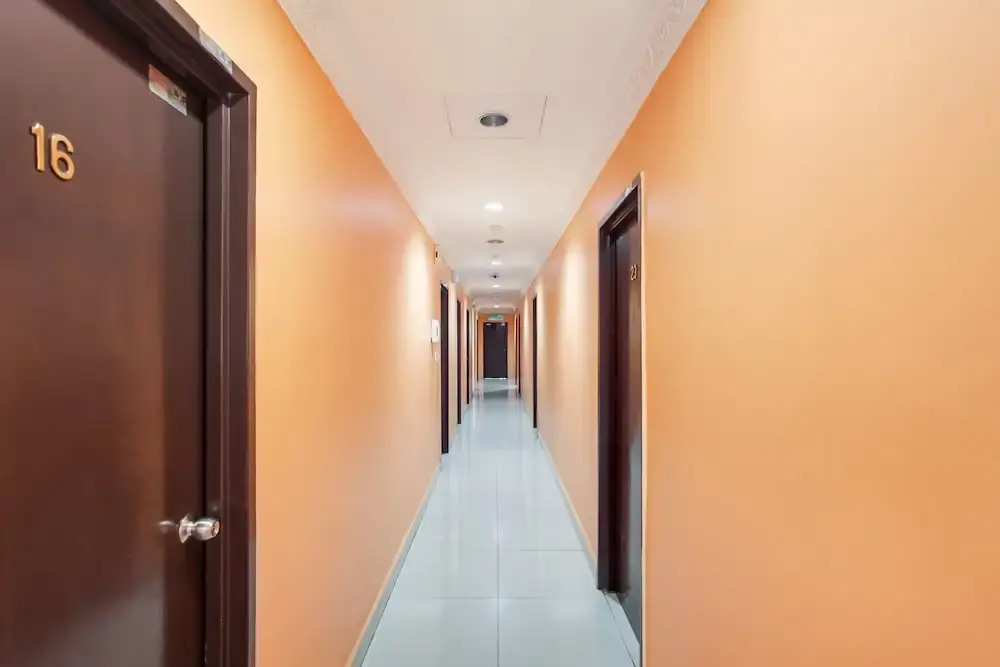 OYO 89470 My Town Hotel