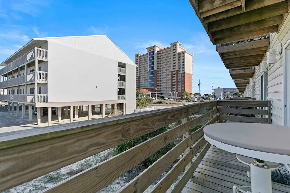 Two 2br Condos Walk to Beach Hangout