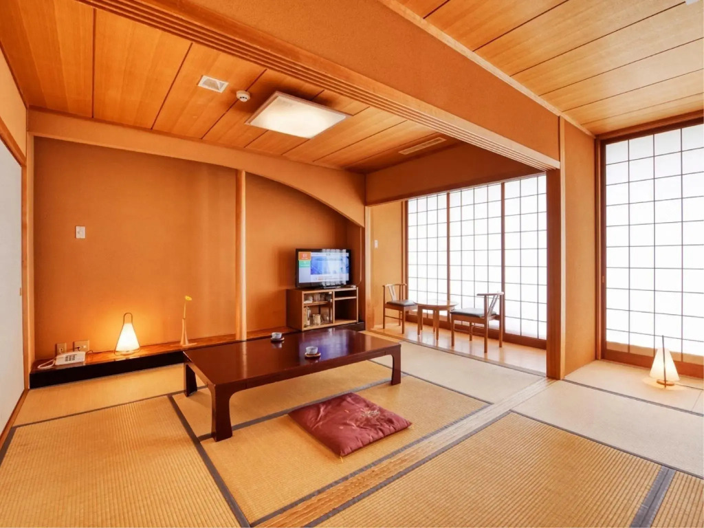 Plaza Hotel Mutsu