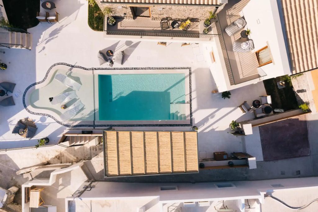 Mirthea Suites