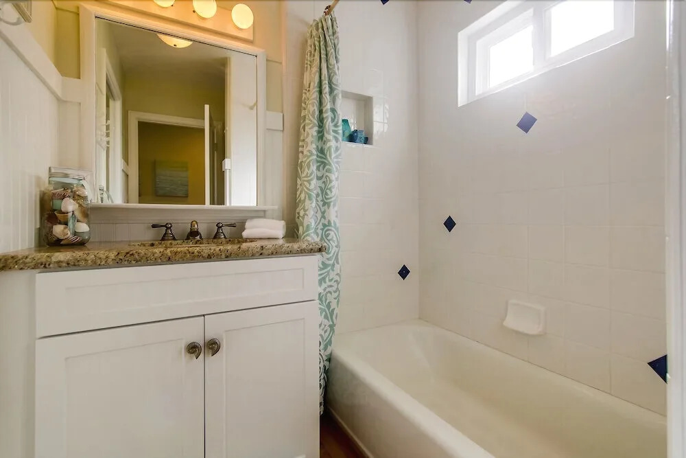 Big Pearl 2 Bedrooms 2 Bathrooms Condo