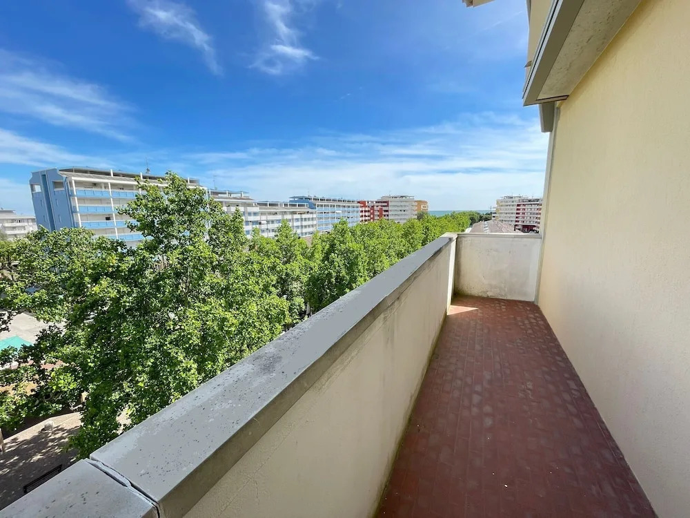 Spacious Apartment Near the Beach