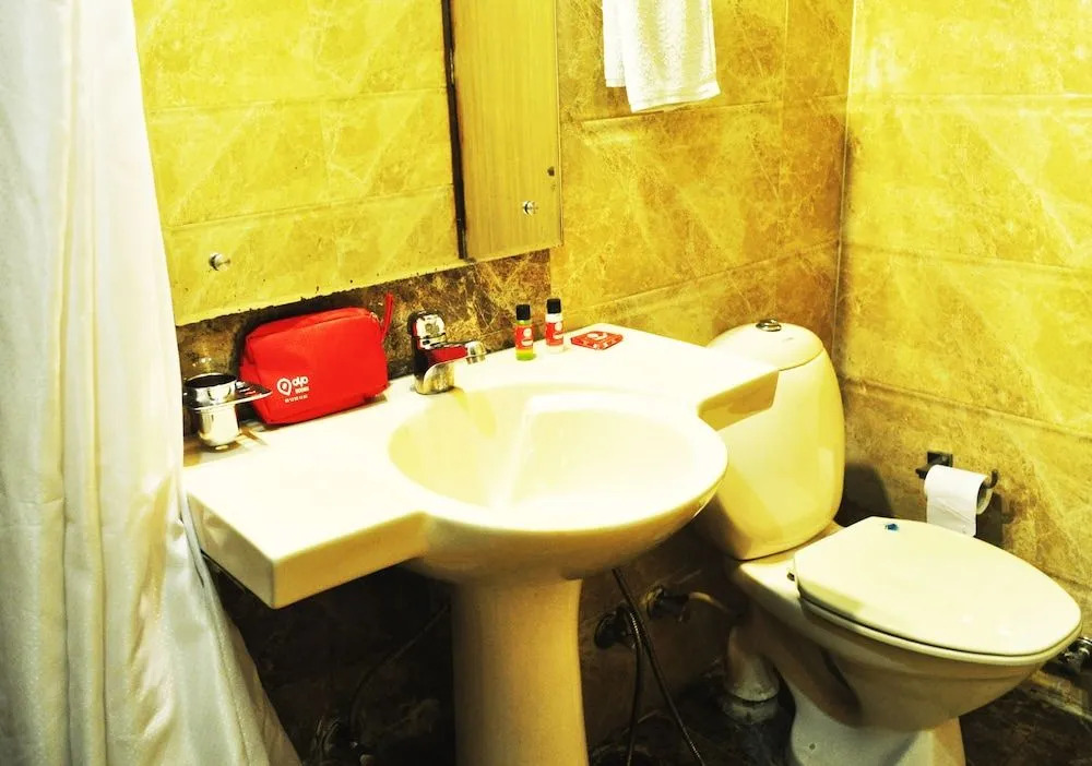 Oyo 638 Hotel Maharaja Residency