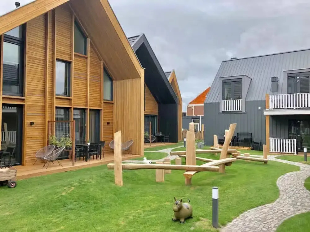 Beautiful Lodge for 5-person Near the Beach