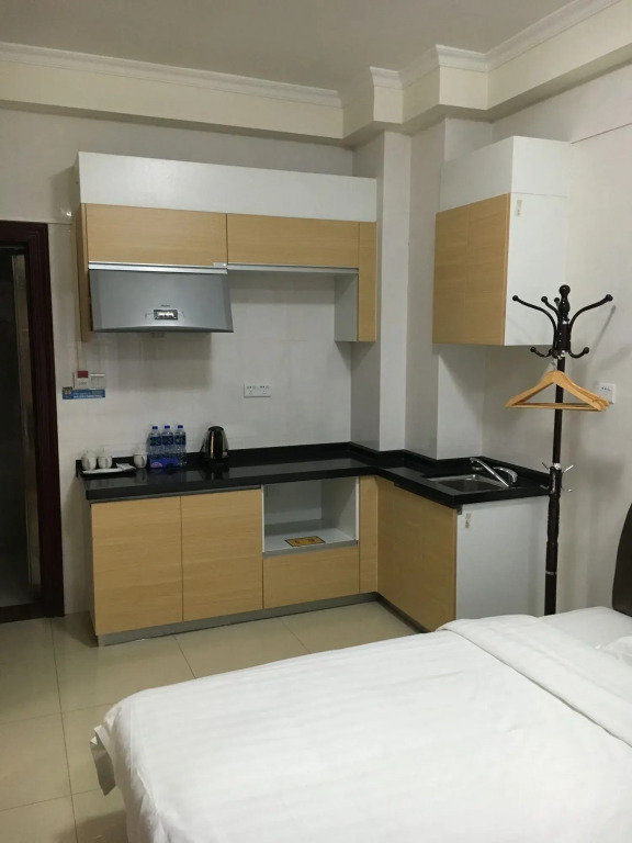 Yi Long International Apartment
