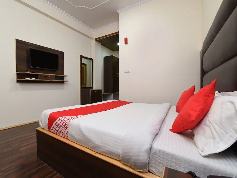 OYO 15699 Hotel Conifer