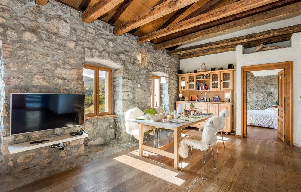 Amazing Home In Poljane