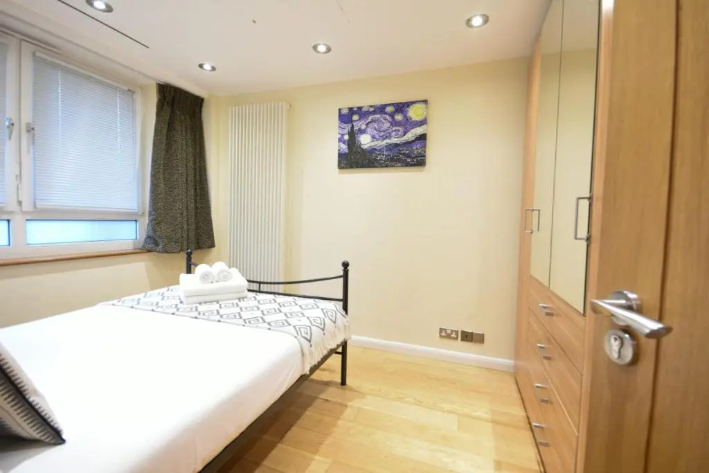 Tower Bridge 2BR apartment for 6 with terrace