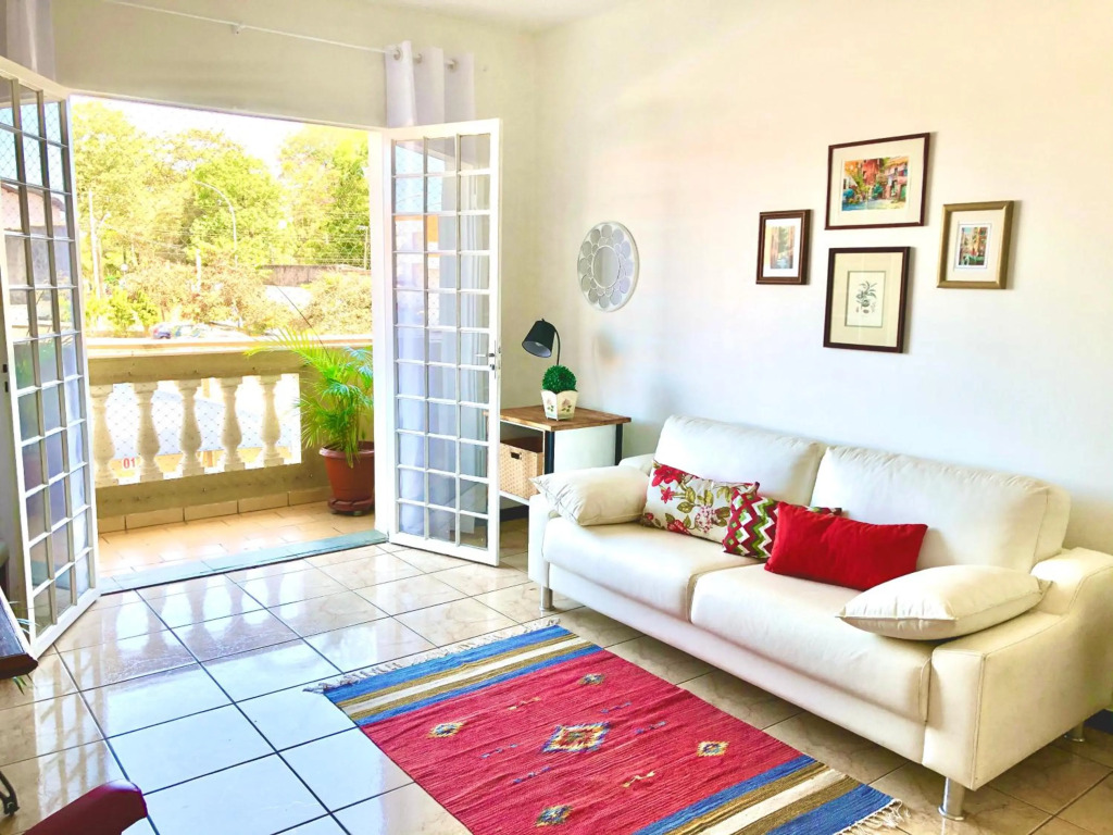 Apartamento Grande - Privado - 3 quartos com 1 suíte
