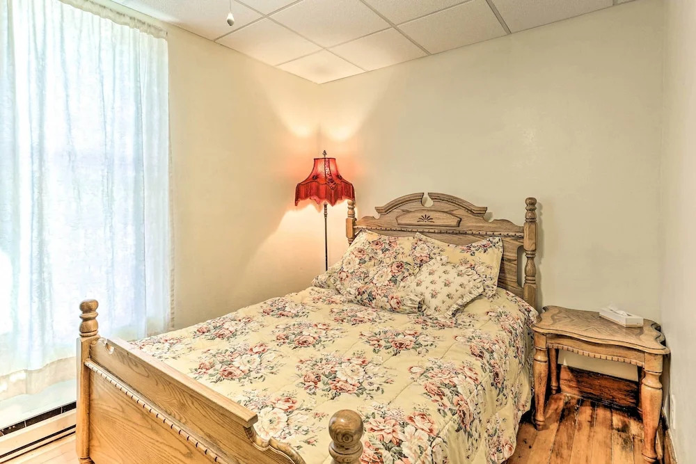 Shop, Hike & Explore! Historic Dtwn Custer Apt
