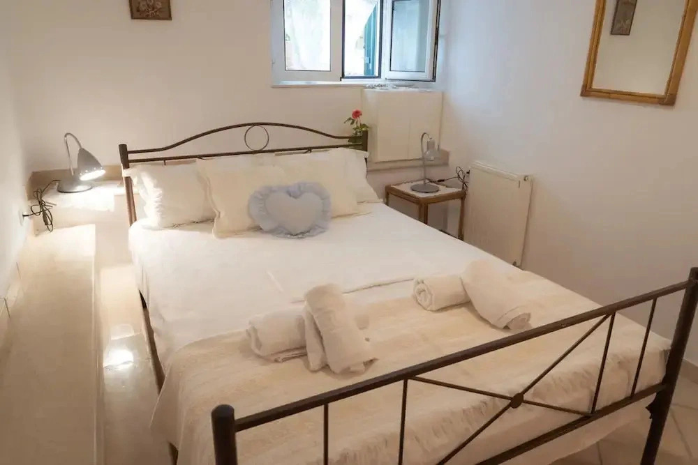 Peris Independent Stone Apartment for 3