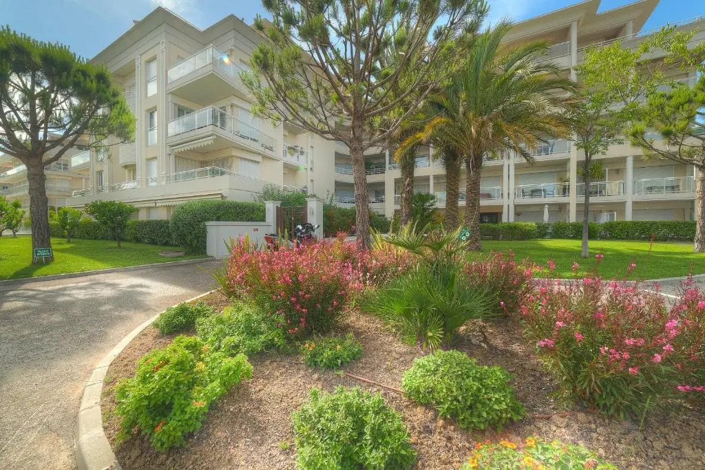 IMMOGROOM - Sea view - Terrace- Swimming-Pool - 1 min from the beach
