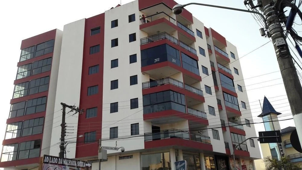 Apartamentos Ed London, 150m das Termas, Climatizado - 2 vagas garagem