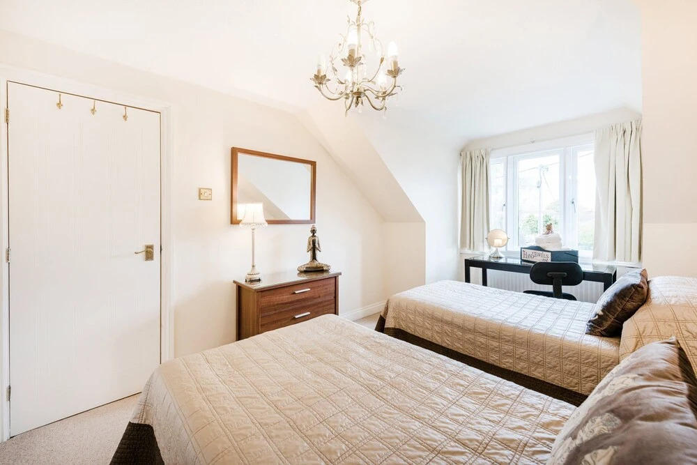 Luxury Riverside Home, Near Windsor Castle. Legoland & London Within 20 Minutes