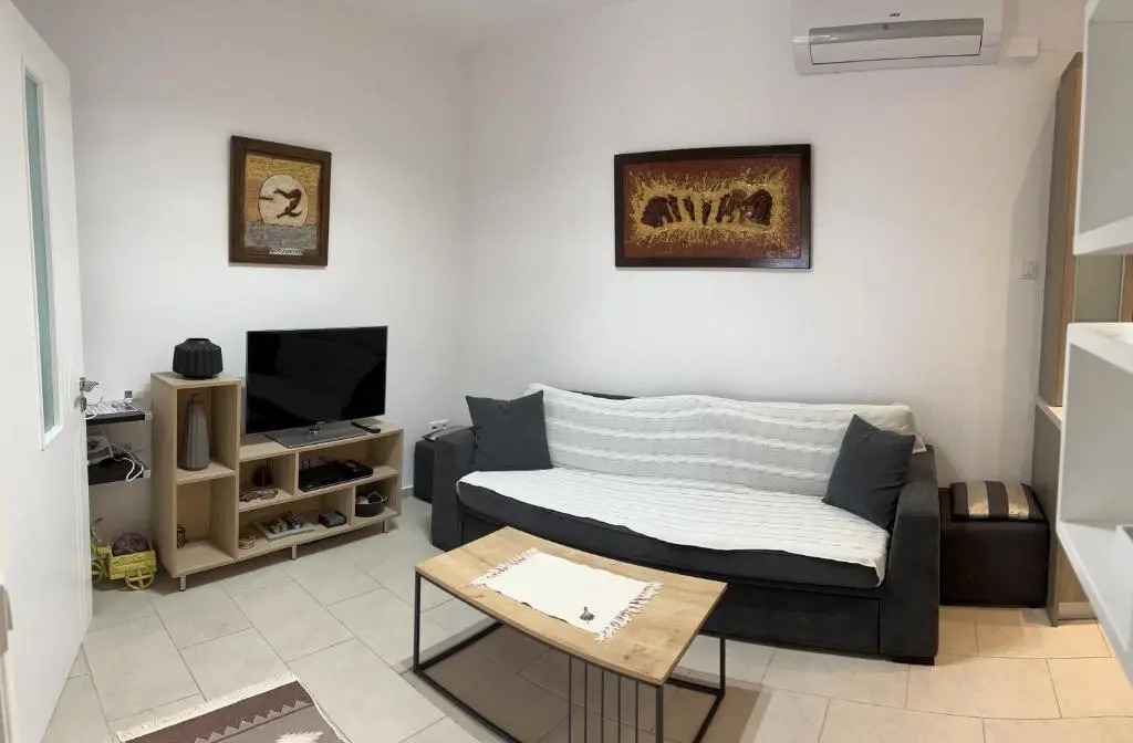 Angelos House Deluxe Apartments
