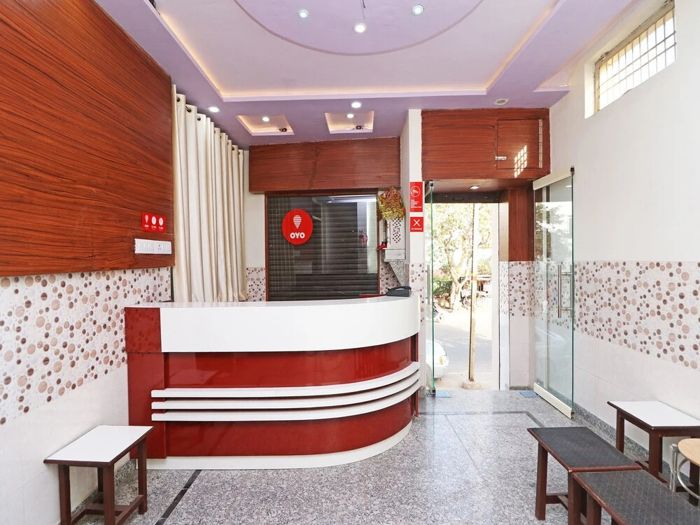 Oyo 13136 Hotel Taj Ansh 2