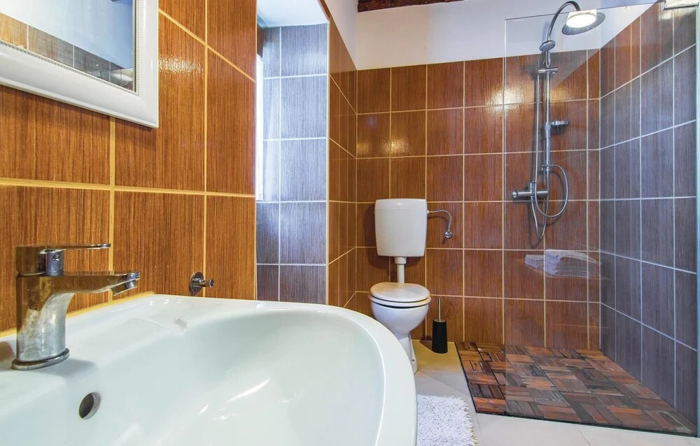 Nice Home in Porec With 2 Bedrooms, Internet and Outdoor Swimming Pool