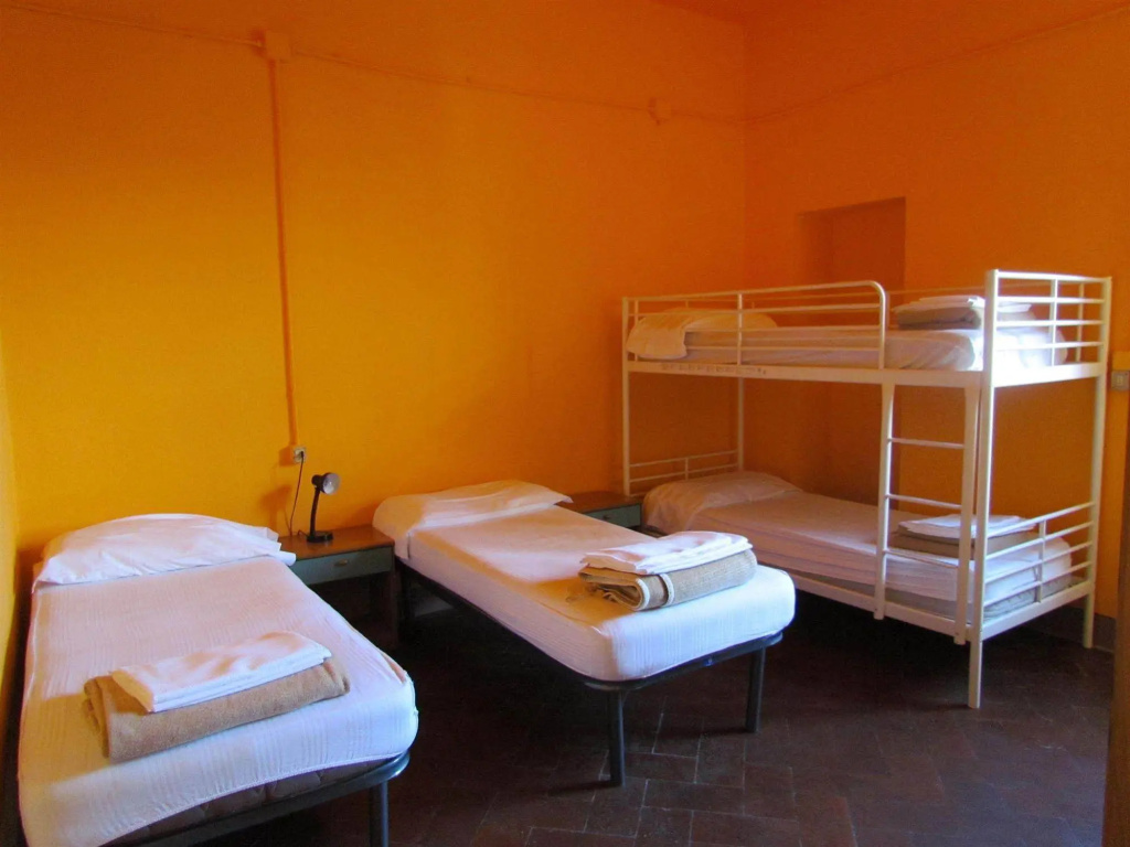 Hotel & Hostel 7