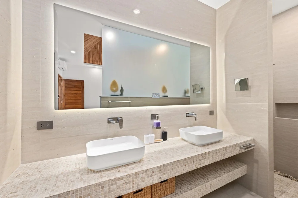 Luxury Balinese Private Pool Villa! KBR12