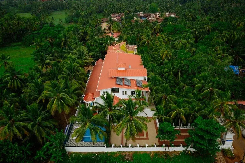 Lamour Beach Resort